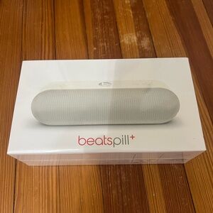Beats by Dr. Dre Pill + ML4P2PA/A Portable Wireless Speaker White Factory Seal